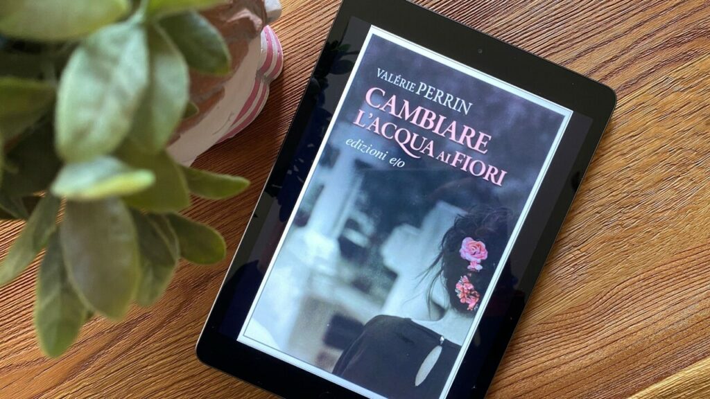 Cambiare l'acqua ai fiori - Libro con pianta