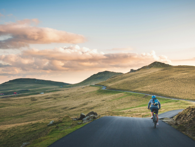 Smart bike: 10 app per ciclisti per pedalare in natura ed in città