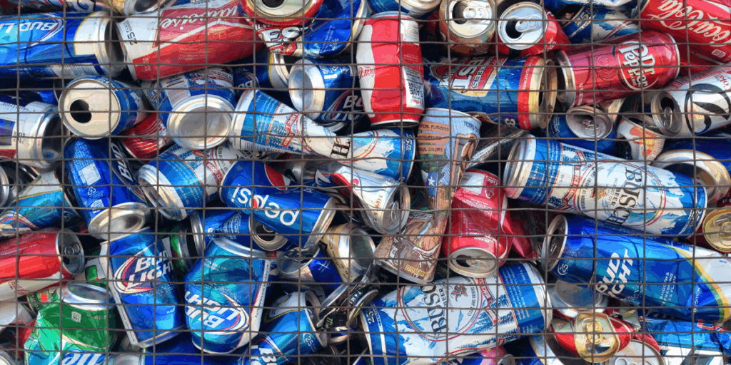 Concept rifiuti lattine