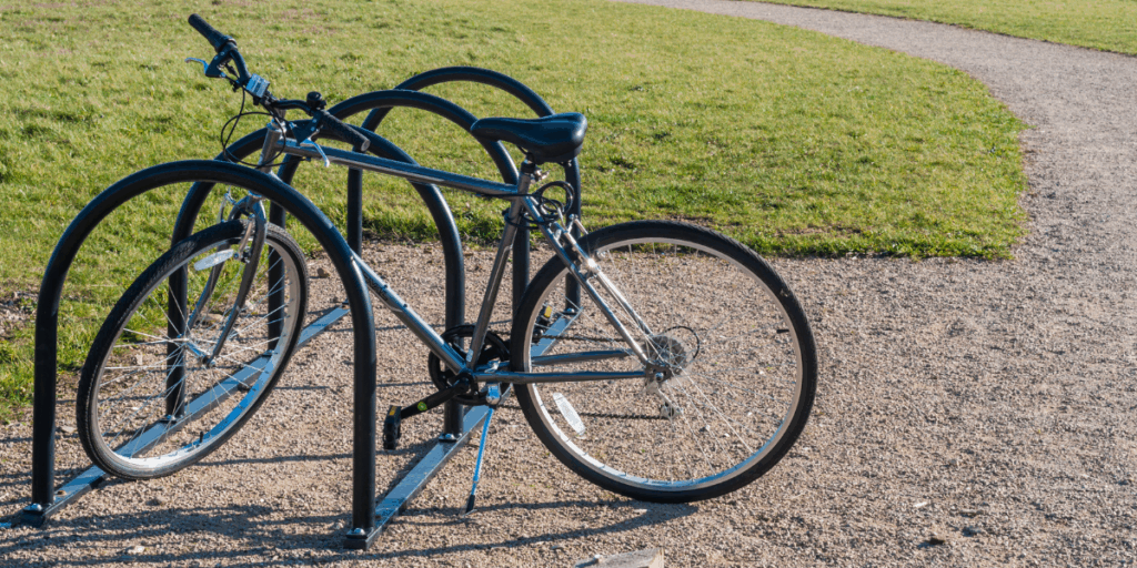 rastrelliera bici parcheggiata